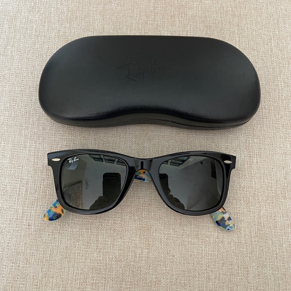 Ray-ban Wayfarer Sunglasses. Pre-loved. - Picture 10 of 14